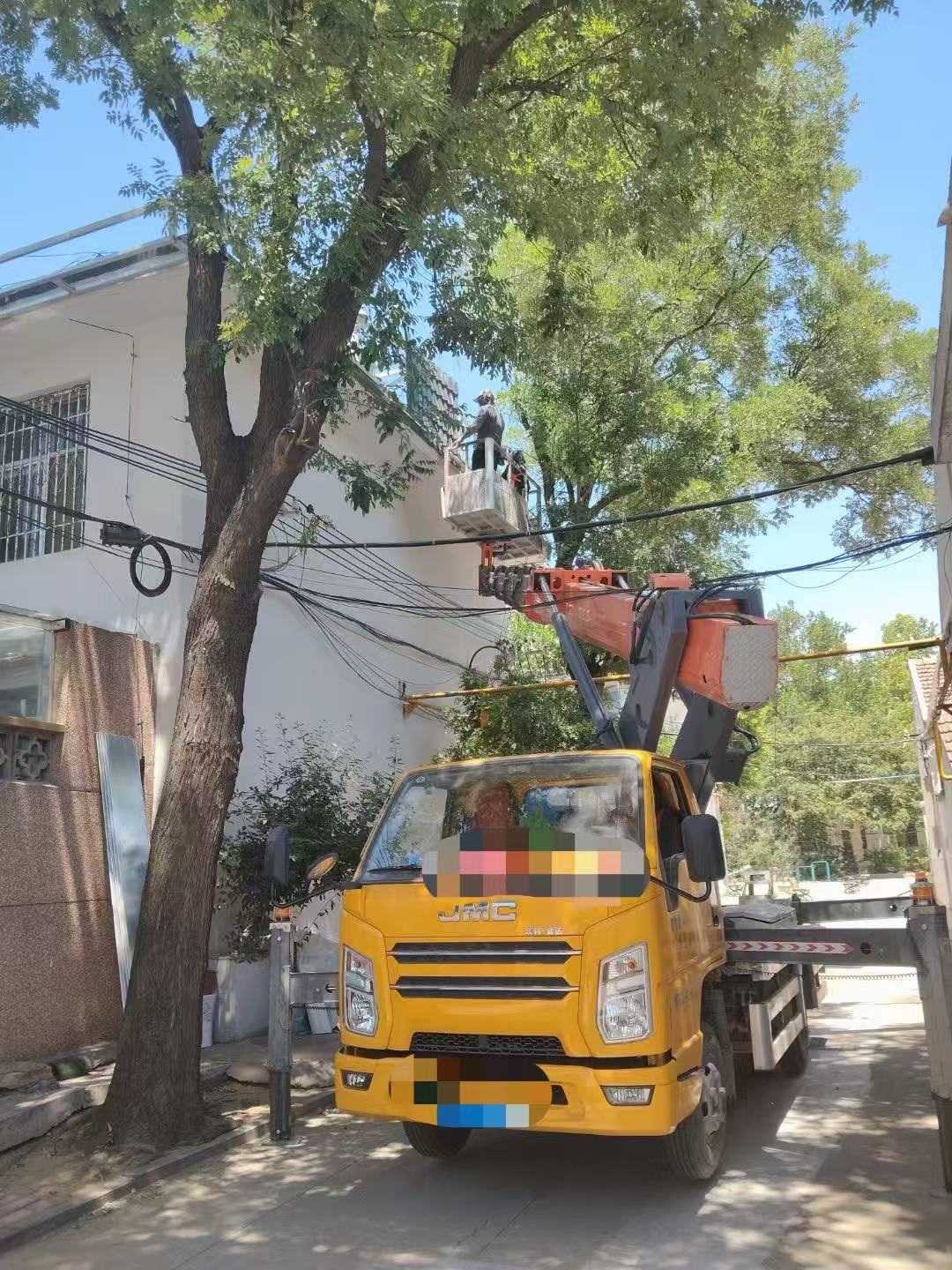 万全区高空作业车能吊装重物吗？最大承载多少公斤？