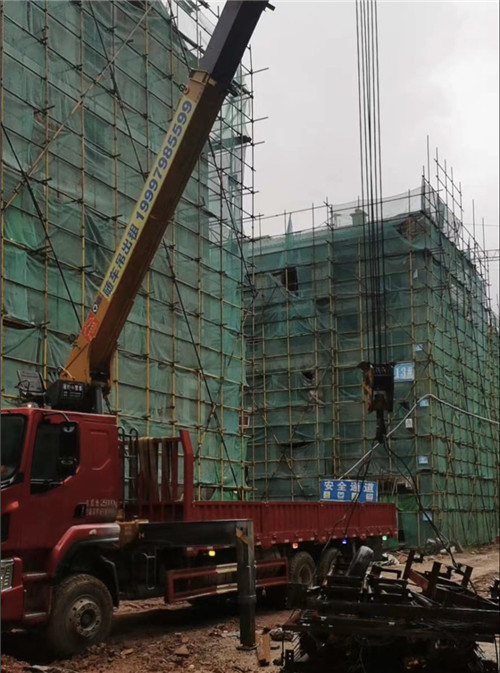 万全区“慢工细活”—— 吊车的 “微动控制” 技术