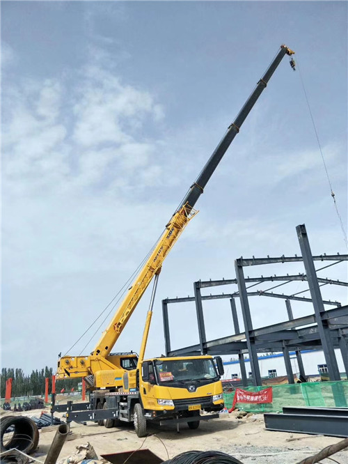 万全区超高层建筑钢结构吊装案例